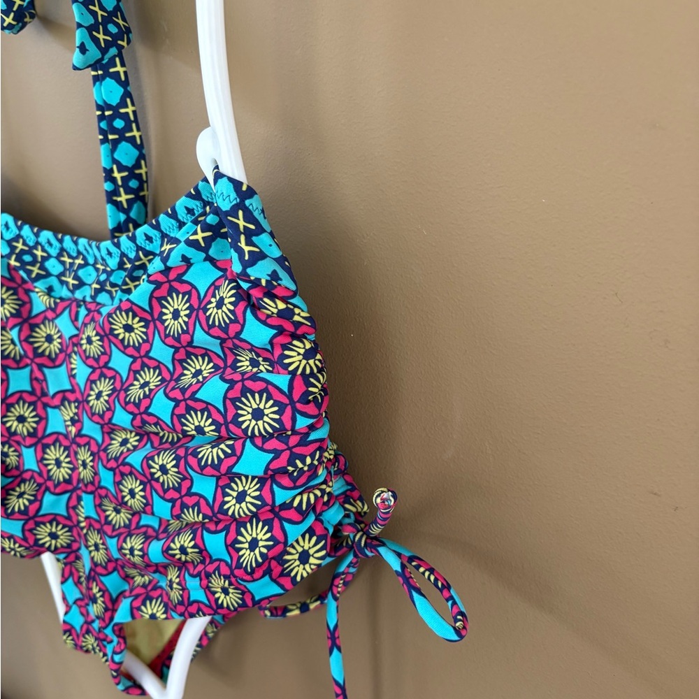 Vibrant Geometric Bikini Set - image 2